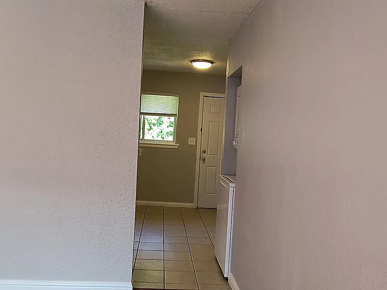 1527 N 55th Dr — Photo 29