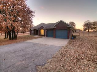 5551 Mockingbird Ln, Blanchard, OK 73010