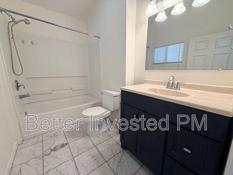2 bed, 1.0 bath, $2,000 — Photo 4