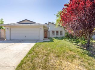 4237 White River Ct, Redding, CA 96003