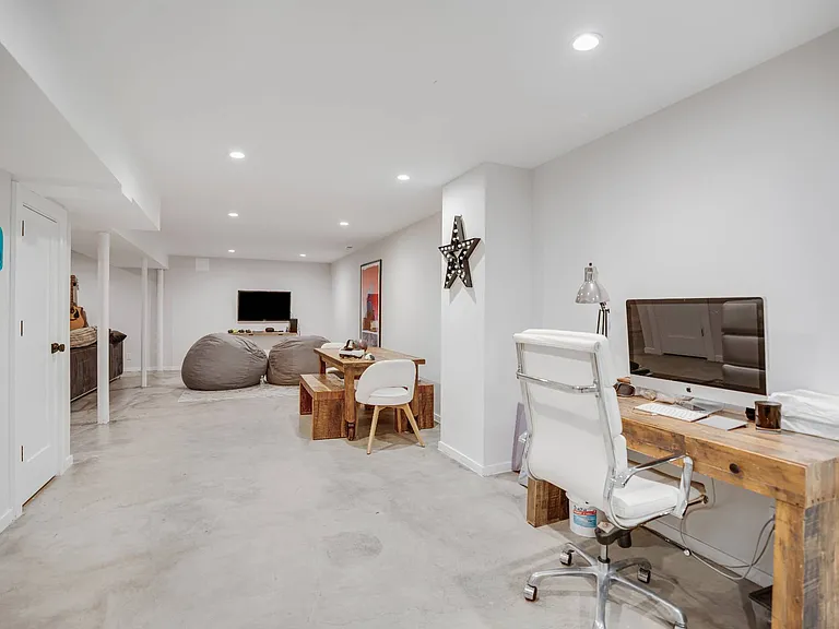 16 Wolf Way — Photo 19