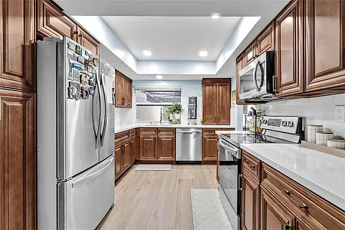 607 Village Lake Dr Photo 1