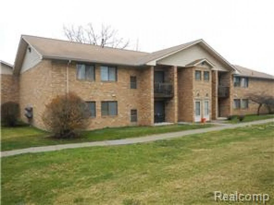 29660 Clarita St #37 photo 1