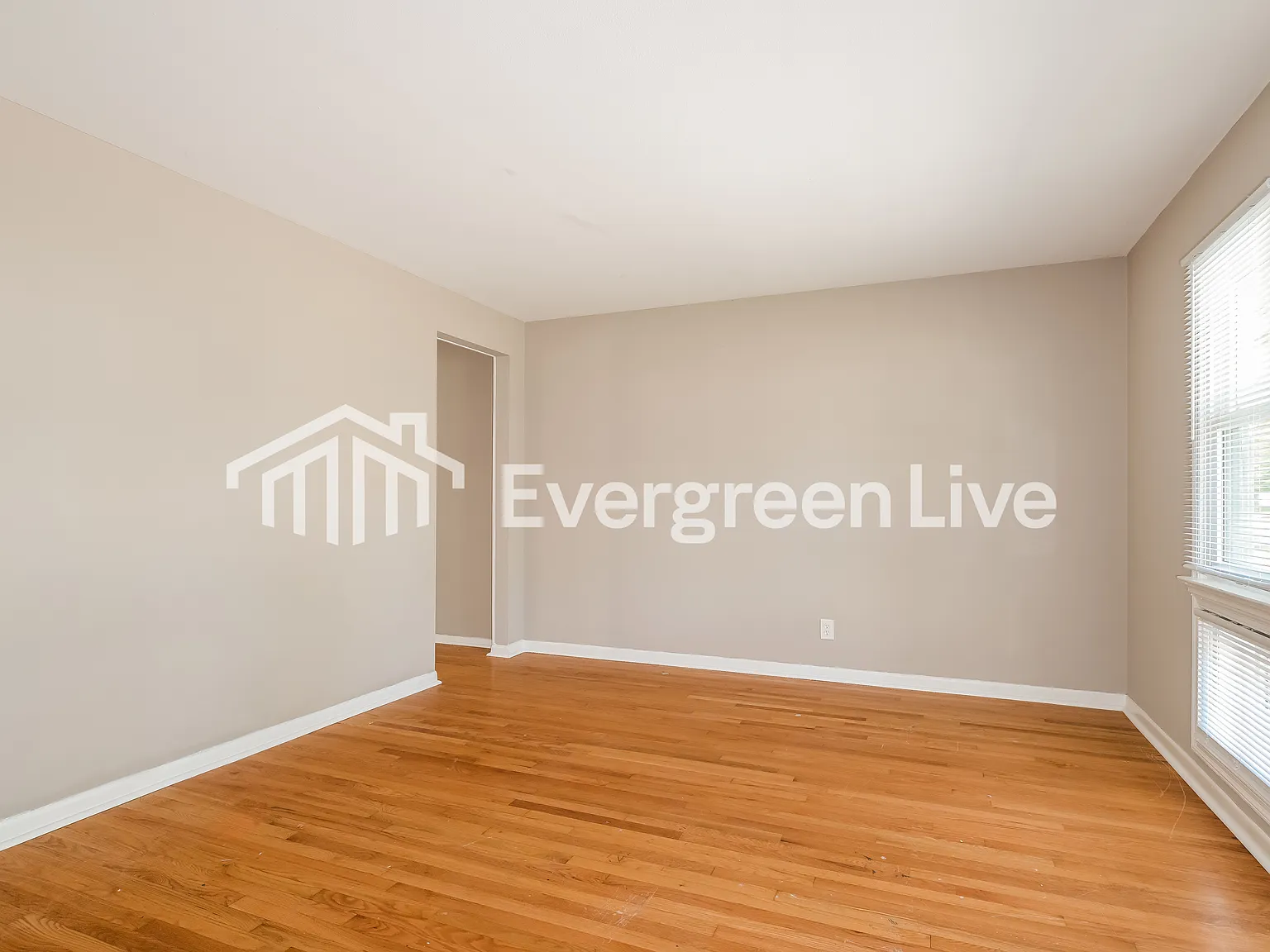3 bed, 1.0 bath, 960 sqft, $1,495 — Photo 4