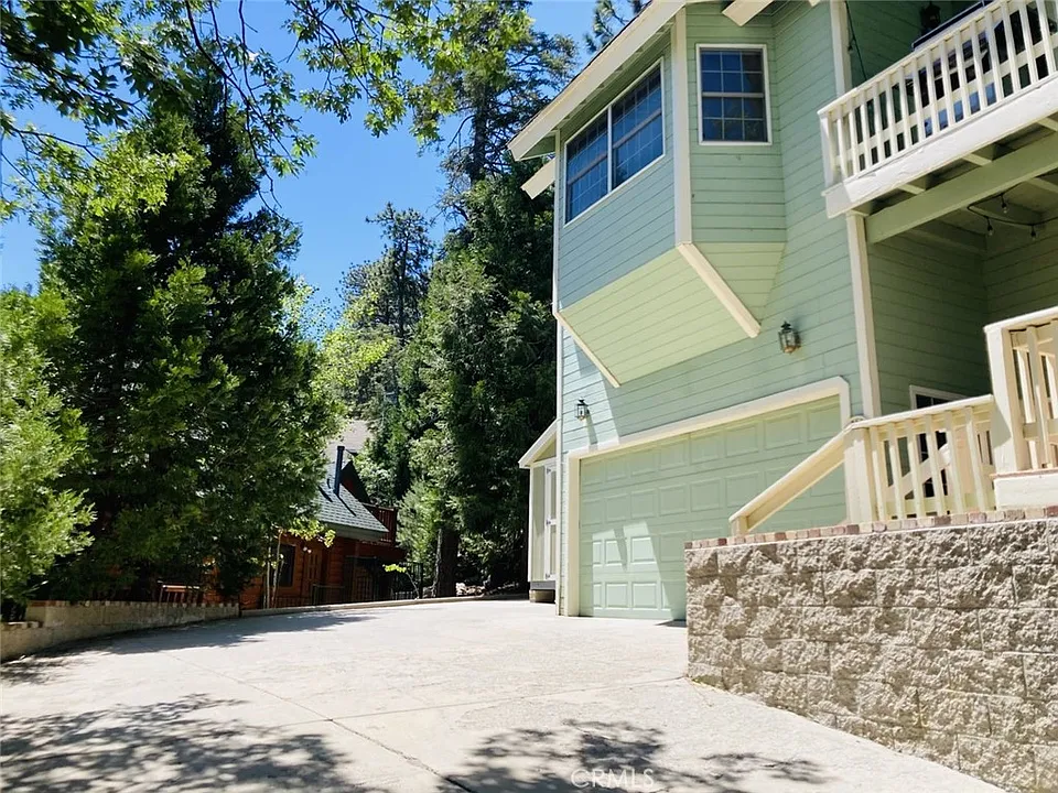 264 Fairway Dr