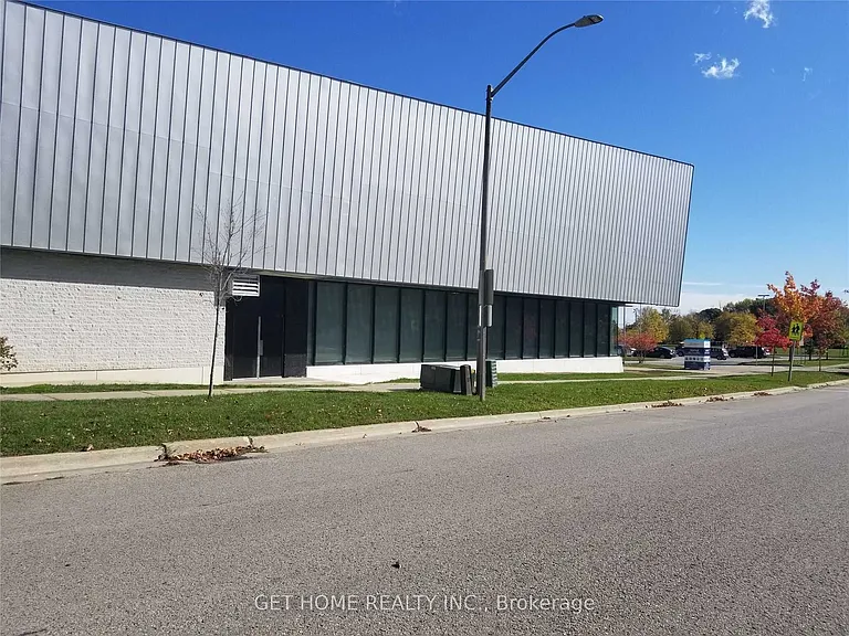 1310 Charter Cres — Photo 36
