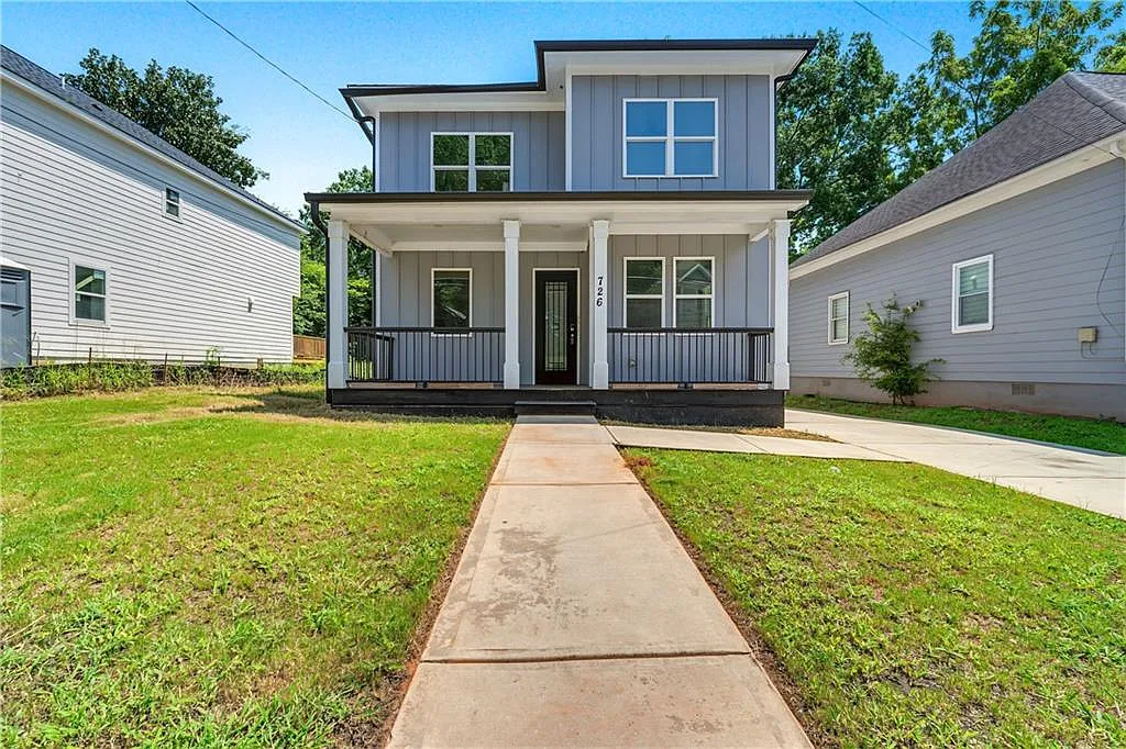 4 bed, 3.0 bath, 2662 sqft, $3,500 — Photo 1