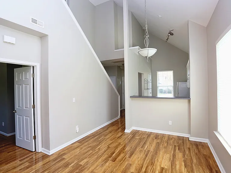 915 Cinnamon Dr — Photo 10
