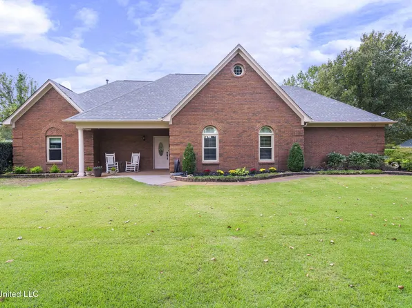 2065 Tall Tree Dr, Horn Lake, MS 38637