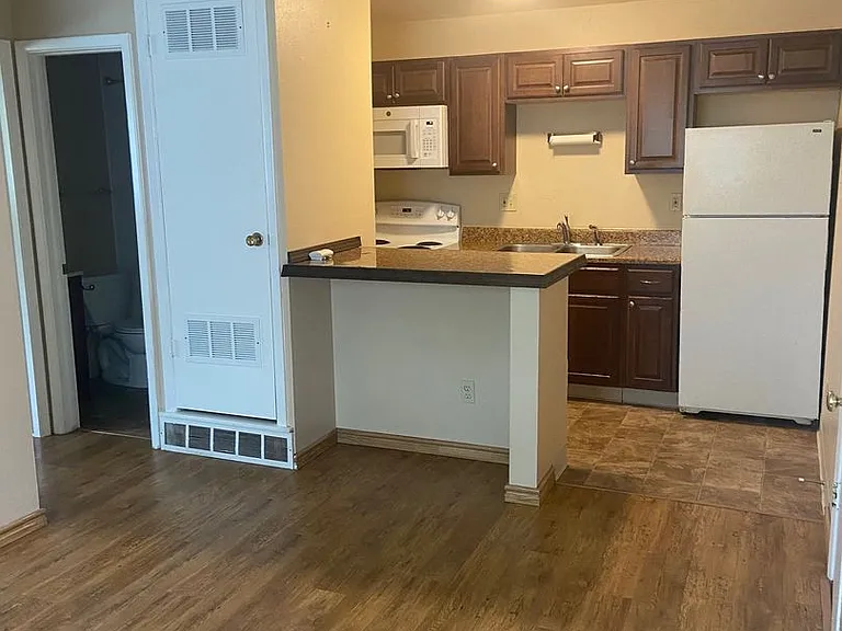 1611 Cottonwood Dr — Photo 11