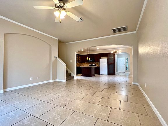 5th image of 2639 Blackstone Dr