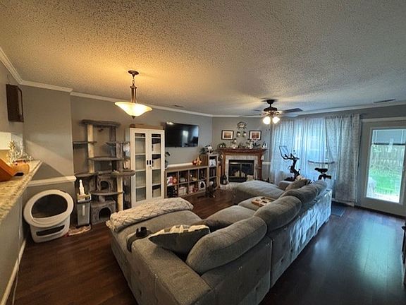 3rd image of 1220 Basswood Ct