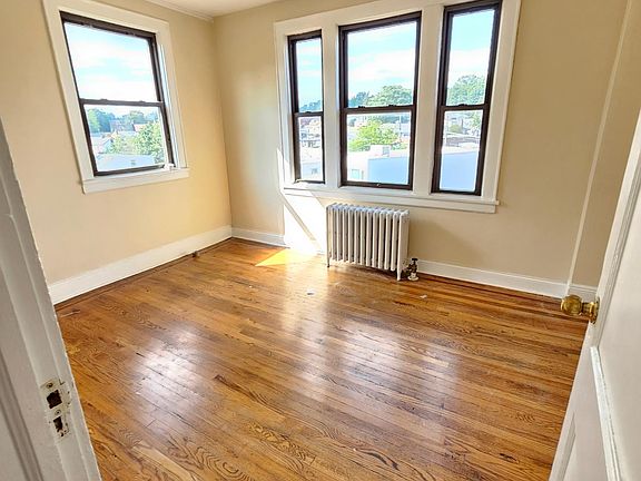 2nd image of 82 Delano Ave APT 4