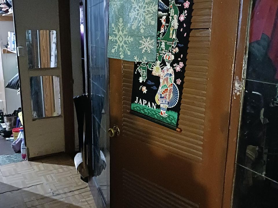 2nd image of 2200 Baker St