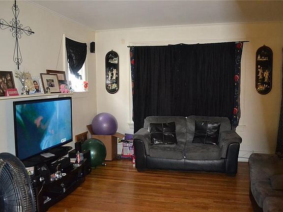 4th image of 1658 Brinckerhoff Ave