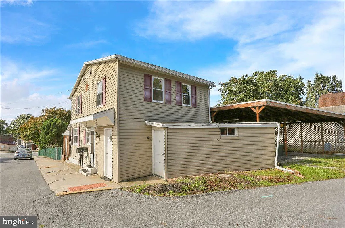 3 bed, 1.5 bath, 1275 sqft, $1,800 — Photo 4