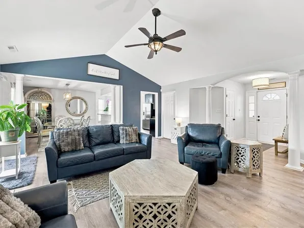 2990 Sugar Maple Dr, Virginia Beach, VA 23453