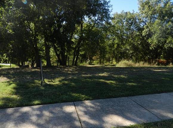 1st image of 148 Forest Ln N