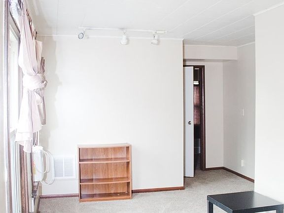 5th image of 609 Dodge St APT 2