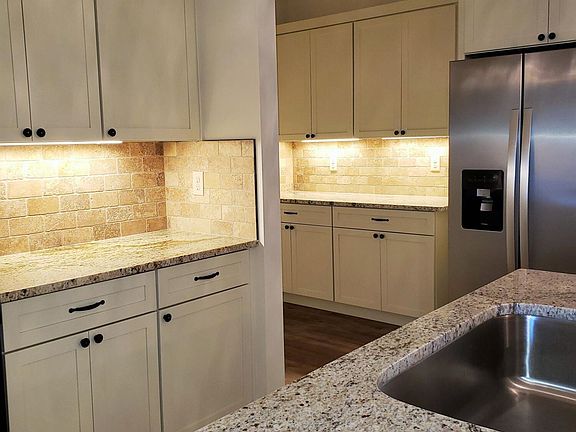 3rd image of 99 Brownstone Dr