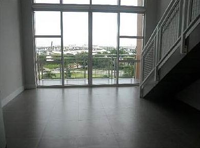 4th image of 253 NE 2nd St APT 420