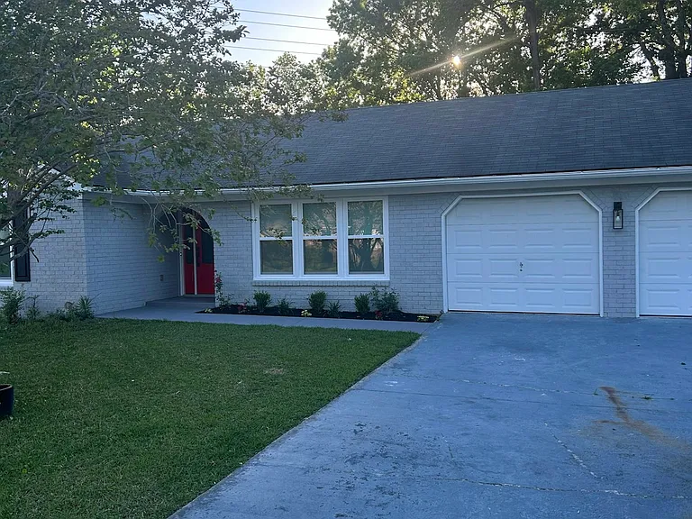 2206 Ambassador Ln — Photo 10