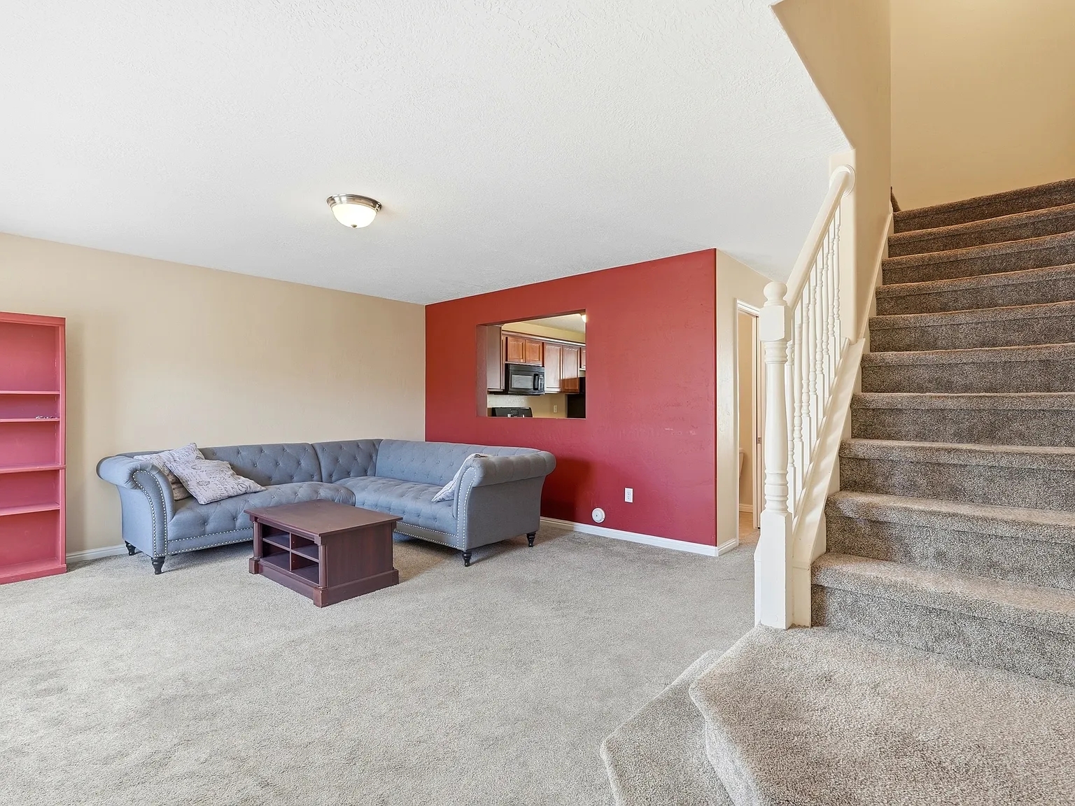 3 bed, 1302 sqft, $2,395 — Photo 3