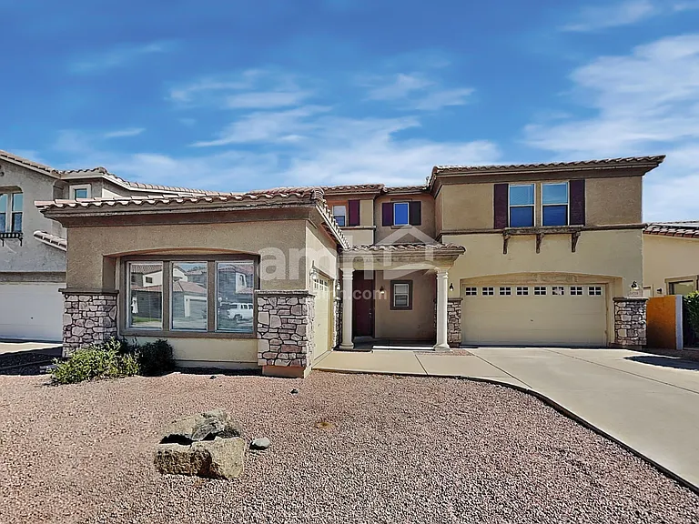 19718 E Canary Way — Photo 1