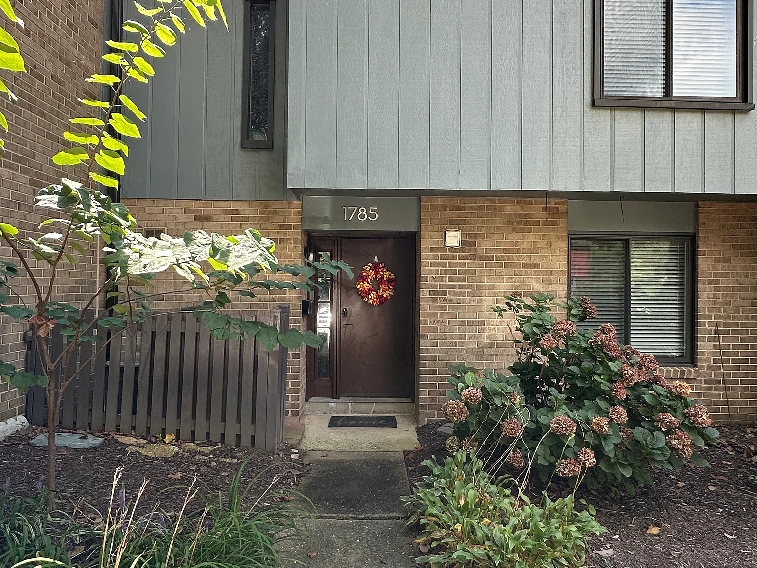 3 bed, 2.5 bath, 1759 sqft, $3,750 — Photo 1