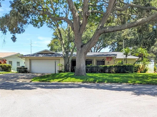 1678 Algonquin Dr, Clearwater, FL 33755