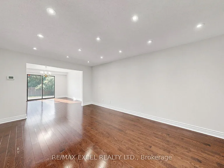 21 Mary Gapper Cres — Photo 22