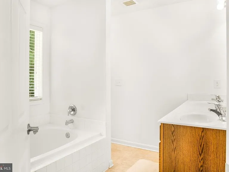 215 Dogwood Ave — Photo 11