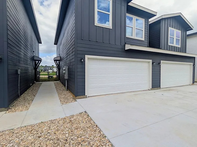 3501 E Renfro St #406 — Photo 2