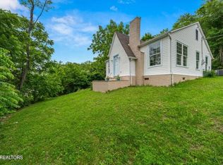 739 W Main St, Sevierville, TN 37862