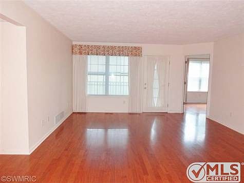 4th image of 338 Westbrook Ct