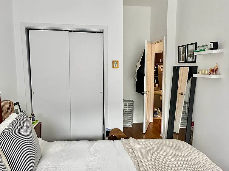 235 E 4th St #5F — Photo 4