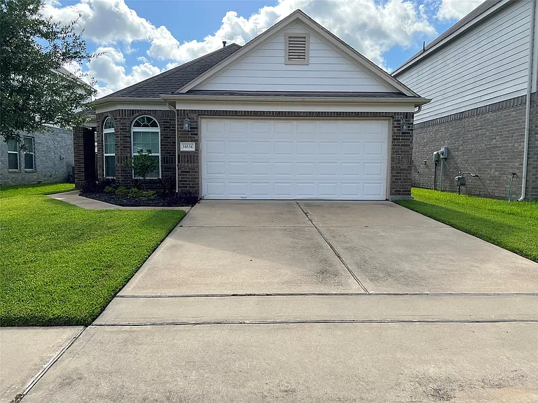 14834 Waverly Hill Ln — Photo 1