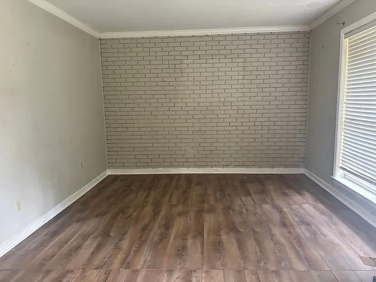 3148 Shirley Dr — Photo 2