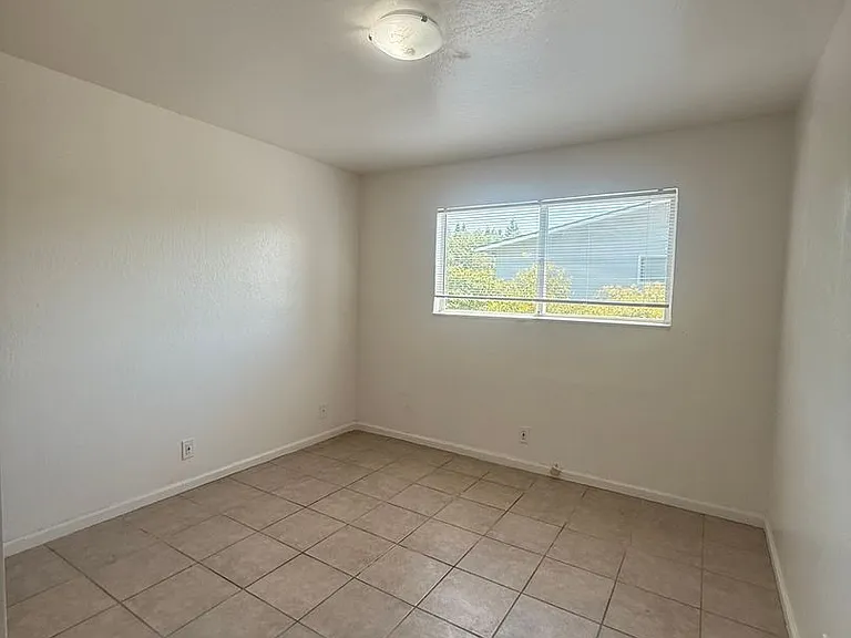 7865 Leona Way — Photo 13