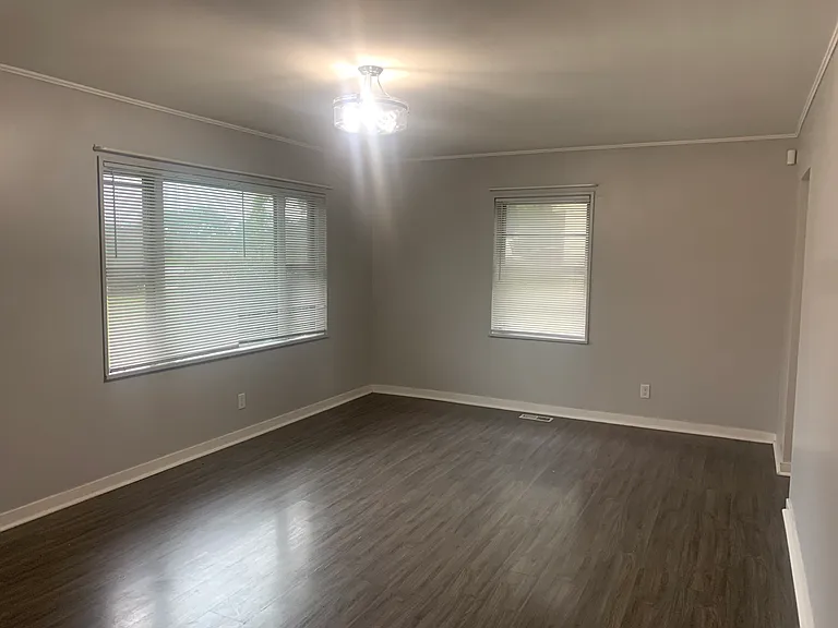1245 Fall Creek Pkwy — Photo 2