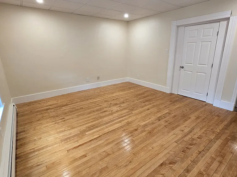 77 Rowe St #2 — Photo 11