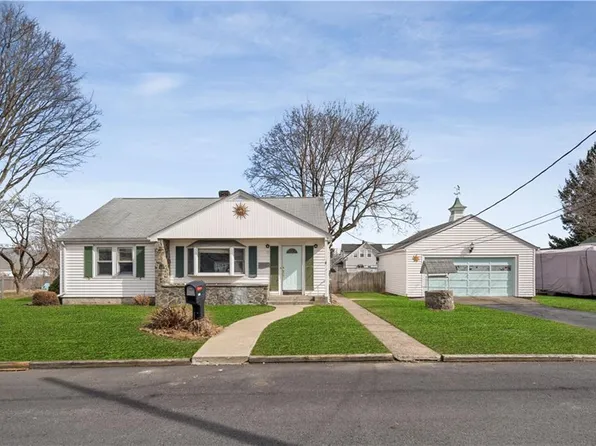 198 Burgess Ave, Pawtucket, RI 02861
