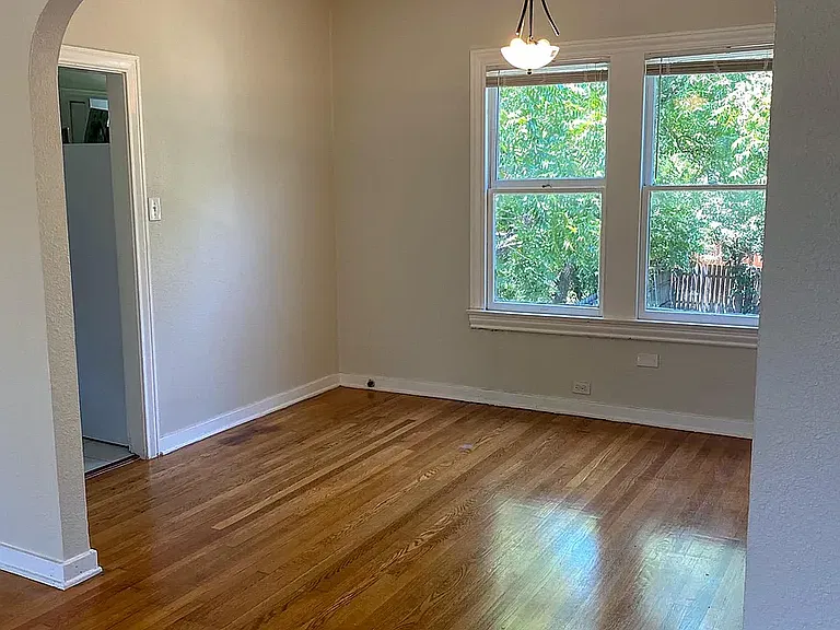 2053 W Gramercy Pl #1 — Photo 7