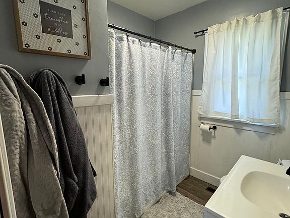 2nd image of 1806 Lakeview Ave