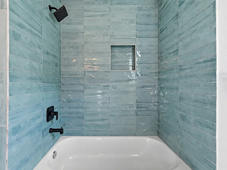 2313 Lakehurst Dr — Photo 20