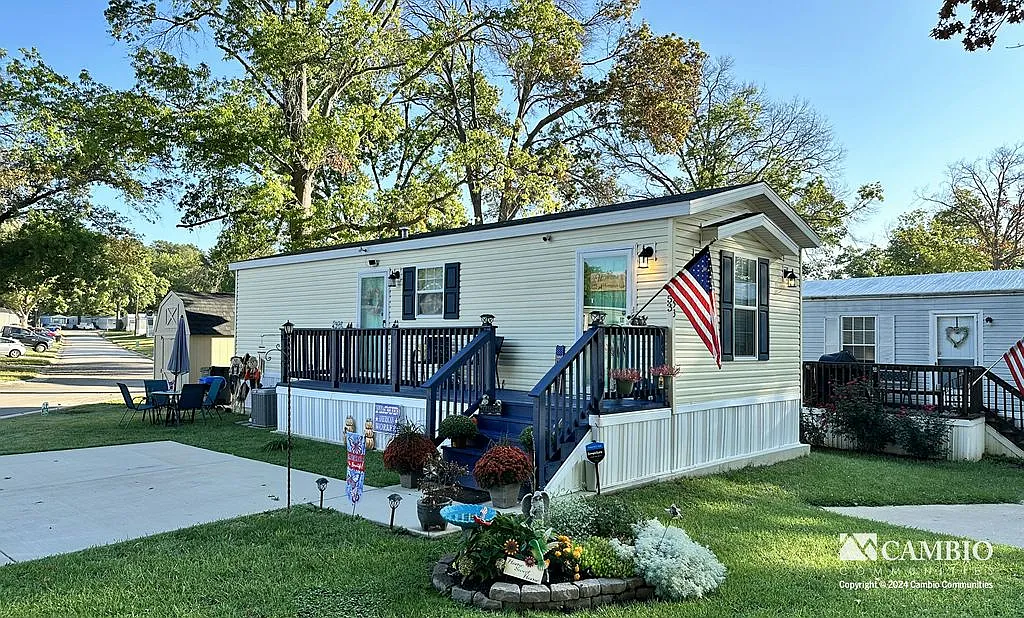 Grand Oaks — Photo 2