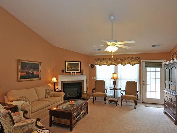 3rd image of 7142 Gregs Ct