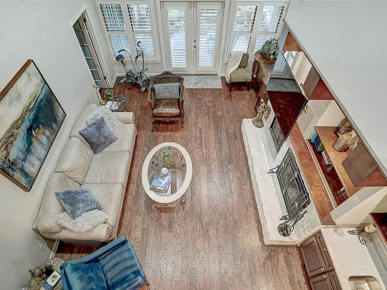 101 W Eagle Dr #101 — Photo 30