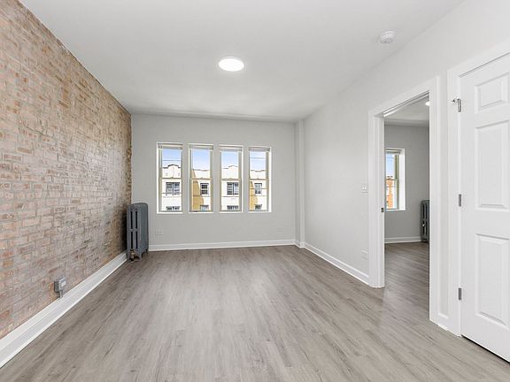 3rd image of 8201 S Paulina St #8203-3