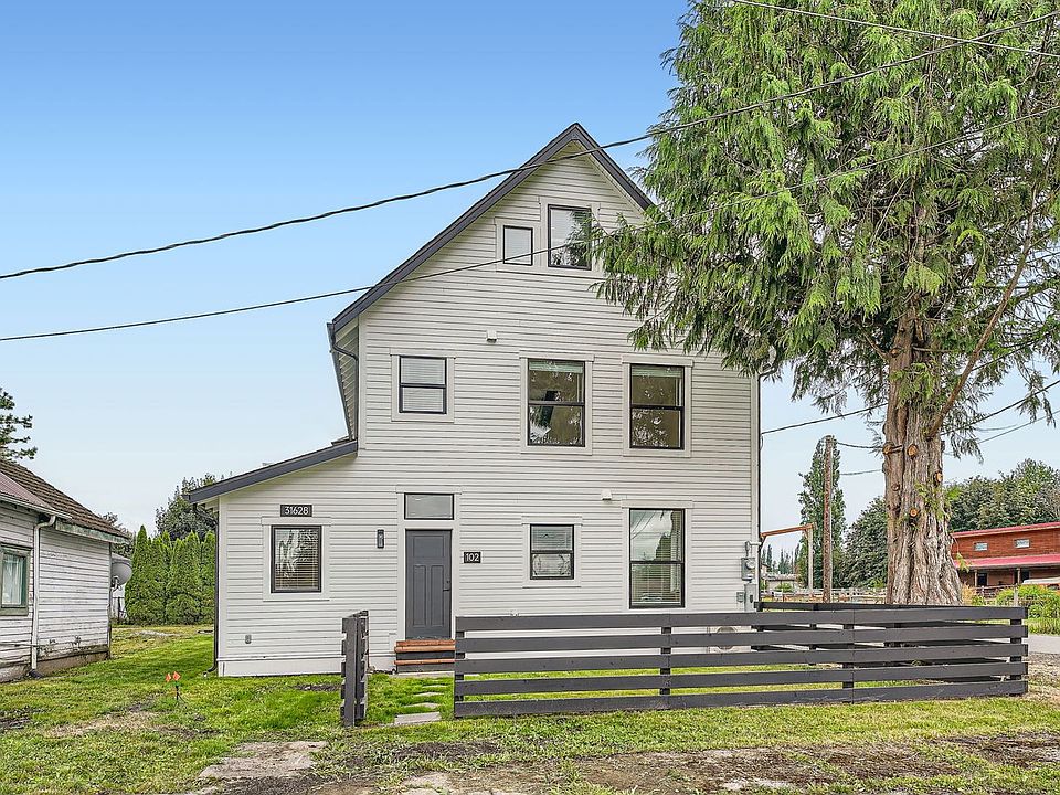1st image of 31628 W Commercial St #102